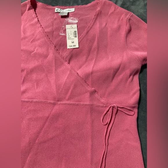 Dressbarn Women Pink Sheer Pullover Deep V Neck Short Sleeve Size Medium New - Picture 3 of 6